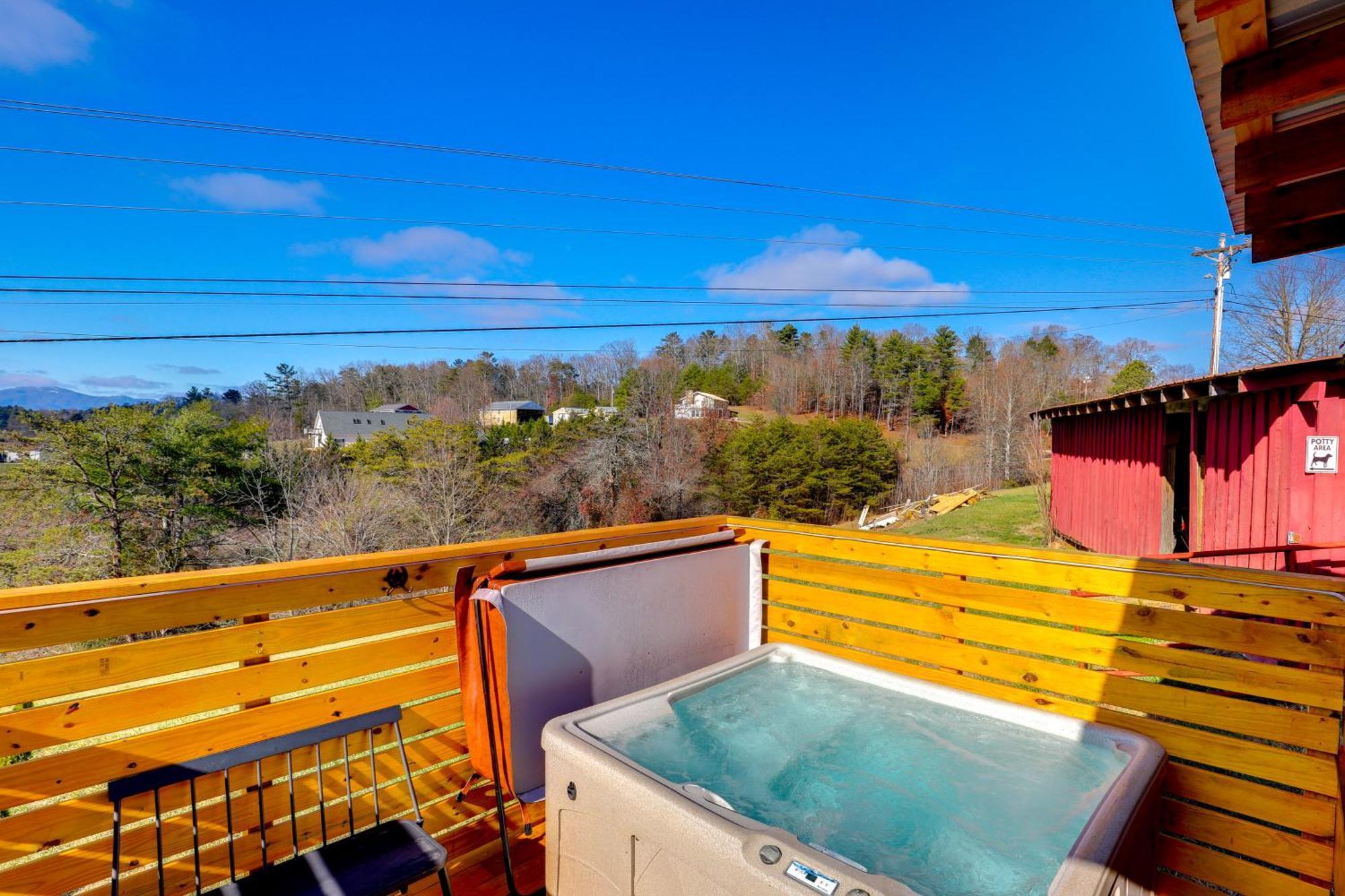 Marshall Studio With Loft, Hot Tub And Views! Exterior photo
